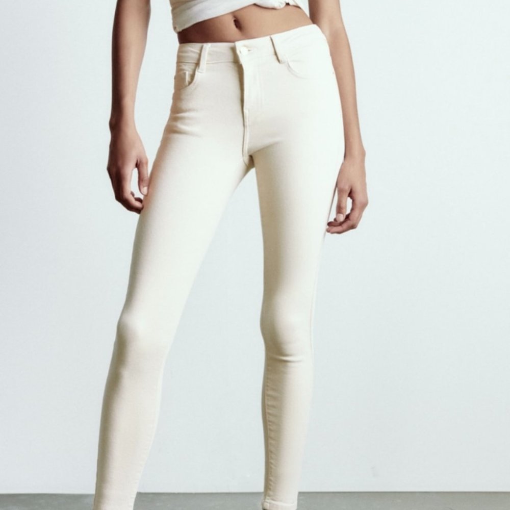 Zara Ecru Mid Rise Skinny Jeans